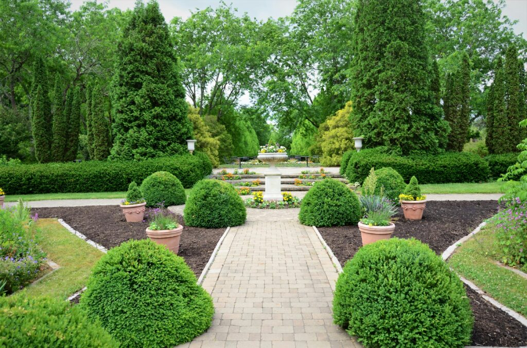 installing outdoor landscape lighting